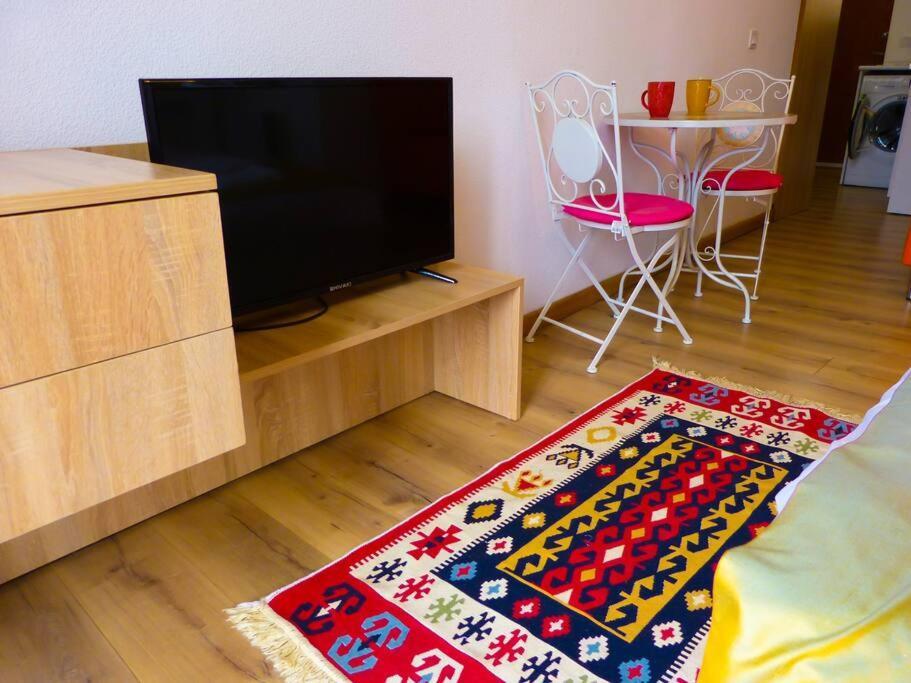 Live-Inn Stunning Apartment On Azneft Sq With President Palace & Old City Views Μπακού Εξωτερικό φωτογραφία