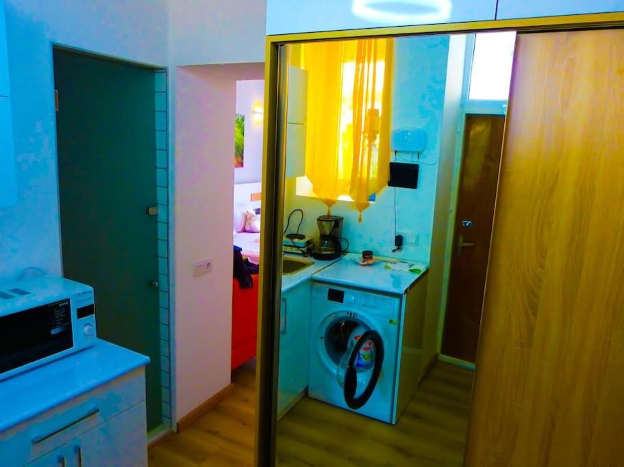 Live-Inn Stunning Apartment On Azneft Sq With President Palace & Old City Views Μπακού Εξωτερικό φωτογραφία