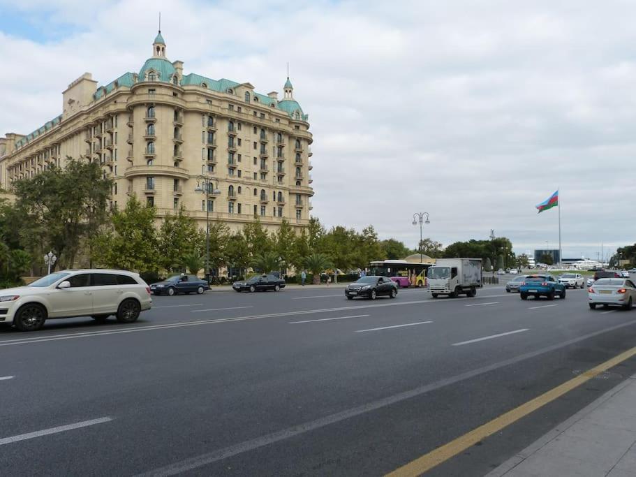 Live-Inn Stunning Apartment On Azneft Sq With President Palace & Old City Views Μπακού Εξωτερικό φωτογραφία