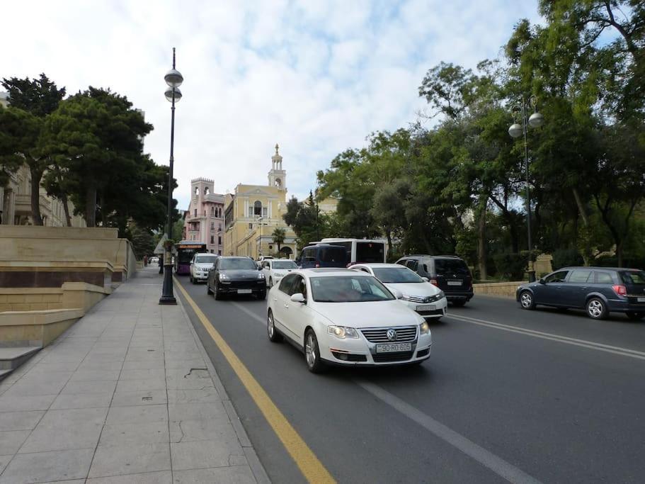 Live-Inn Stunning Apartment On Azneft Sq With President Palace & Old City Views Μπακού Εξωτερικό φωτογραφία