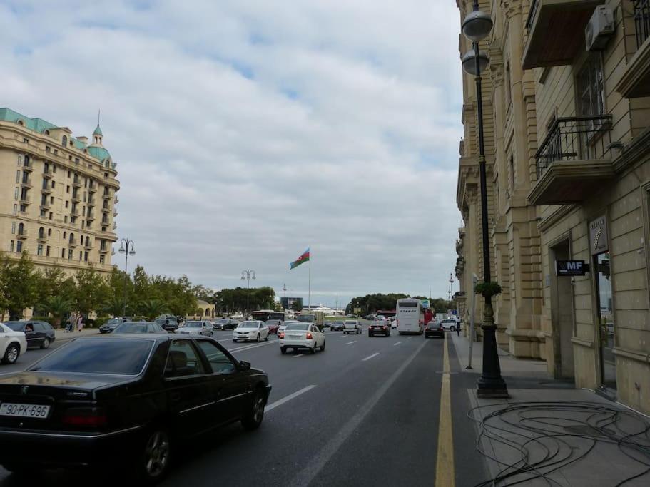 Live-Inn Stunning Apartment On Azneft Sq With President Palace & Old City Views Μπακού Εξωτερικό φωτογραφία
