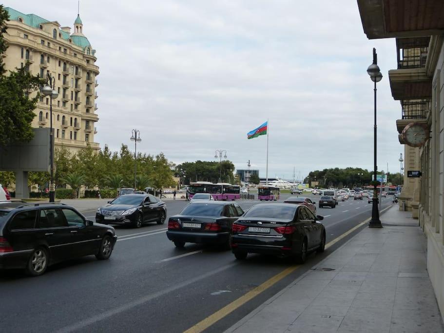 Live-Inn Stunning Apartment On Azneft Sq With President Palace & Old City Views Μπακού Εξωτερικό φωτογραφία
