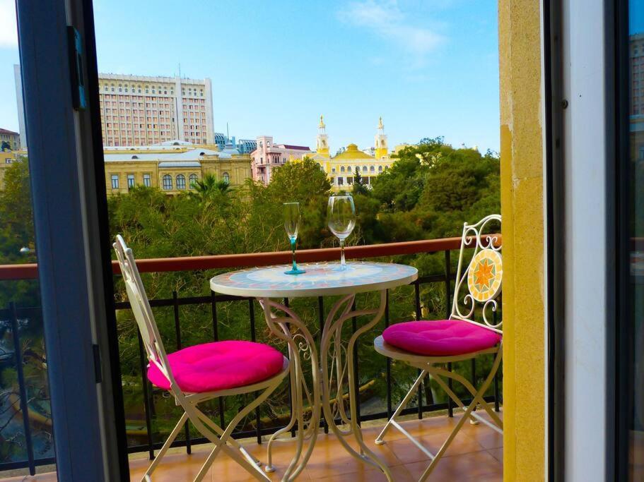 Live-Inn Stunning Apartment On Azneft Sq With President Palace & Old City Views Μπακού Εξωτερικό φωτογραφία